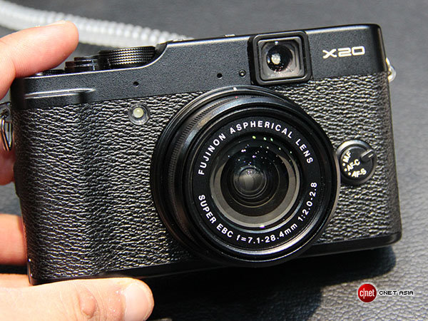 Fujifilm-X20-4.jpg